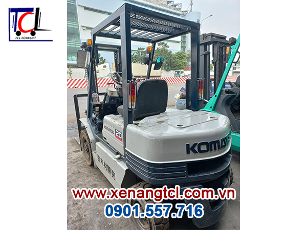 Xe nâng dầu hiệu Komatsu 2 tấn, Số tự động