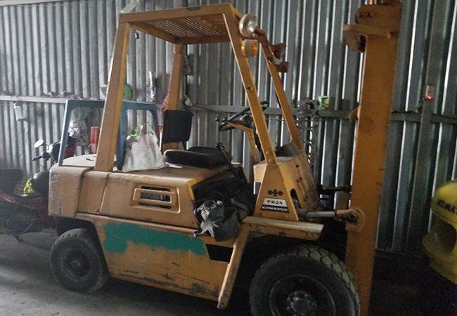 Komatsu 2.5 tấn Số sàn